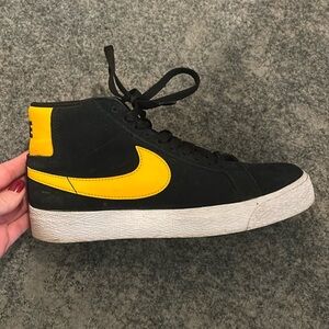 Nike high top black and gold/yellow SB women size 8 US 6 1/2  men